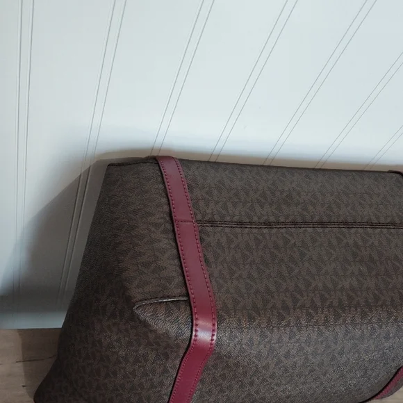 Michael Kors Brown and Burgundy Tote Bag - Picture 9 of 15